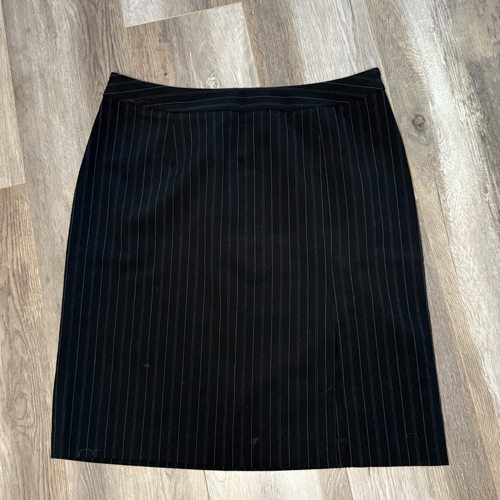 Pencil Skirt Size 14 Black‎ Pin Stripe
